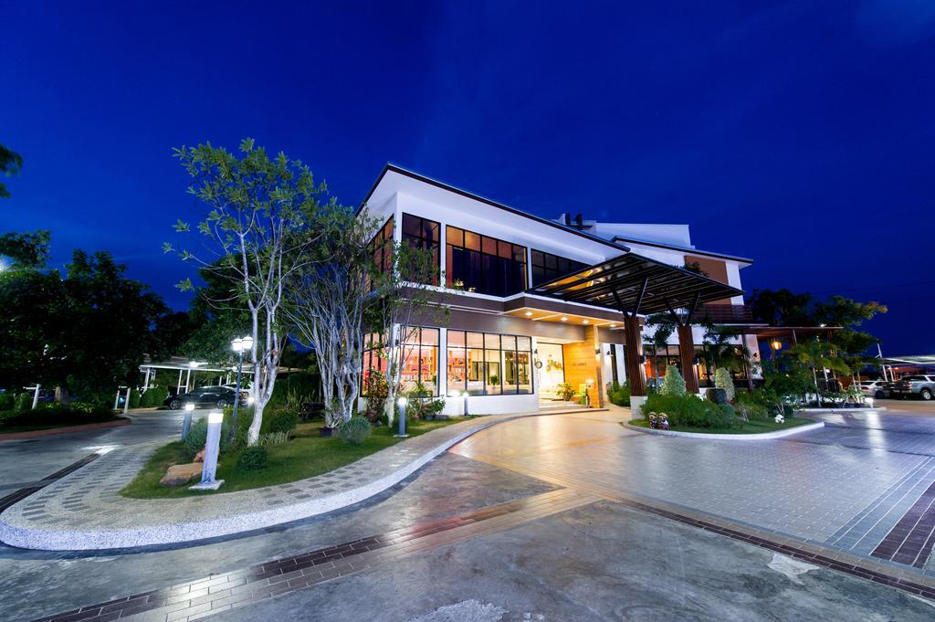 Mamaison Hotel Buriram Exterior foto